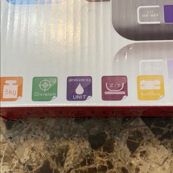 Digital kitchen scale with batteries - Picture 3 of 7